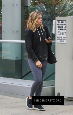 1460089572888_chloe_moretz_arriving_to_and_leaving_the_gym_19.jpg