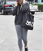 1460084195313_chloe_moretz_arriving_to_and_leaving_the_gym_4.jpg