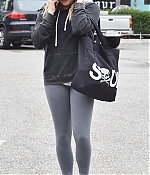 1460084220333_chloe_moretz_arriving_to_and_leaving_the_gym_6.jpg