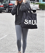 1460084422930_chloe_moretz_arriving_to_and_leaving_the_gym_9.jpg