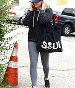 1460084539756_chloe_moretz_arriving_to_and_leaving_the_gym_12.jpg