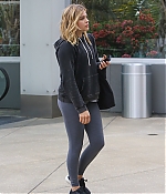 1460089780204_chloe_moretz_arriving_to_and_leaving_the_gym_24.jpg