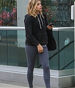 1460089827312_chloe_moretz_arriving_to_and_leaving_the_gym_26.jpg