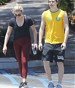 Chloe_Grace_Moretz_and_Brooklyn_Beckham_are_spotted_out_in_Los_Angeles_09.jpg