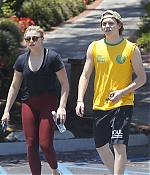 Chloe_Grace_Moretz_and_Brooklyn_Beckham_are_spotted_out_in_Los_Angeles_11.jpg