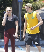 Chloe_Grace_Moretz_and_Brooklyn_Beckham_are_spotted_out_in_Los_Angeles_16.jpg