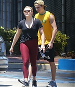 Chloe_Grace_Moretz_and_Brooklyn_Beckham_are_spotted_out_in_Los_Angeles_21.jpg
