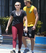 Chloe_Grace_Moretz_and_Brooklyn_Beckham_are_spotted_out_in_Los_Angeles_23.jpg