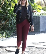 Chloe_Grace_Moretz_spotted_holding_hands_while_out_in_Beverly_Hills_-_June_30-2016_007.jpg