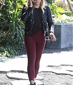 Chloe_Grace_Moretz_spotted_holding_hands_while_out_in_Beverly_Hills_-_June_30-2016_008.jpg