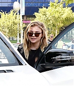 Chloe_Grace_Moretz_spotted_holding_hands_while_out_in_Beverly_Hills_-_June_30-2016_024.jpg