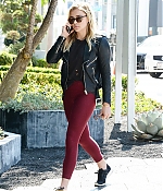 Chloe_Grace_Moretz_spotted_holding_hands_while_out_in_Beverly_Hills_-_June_30-2016_030.jpg