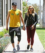 Chloe_Grace_Moretz_spotted_holding_hands_while_out_in_Beverly_Hills_-_June_30-2016_057.jpg