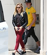 Chloe_Grace_Moretz_spotted_holding_hands_while_out_in_Beverly_Hills_-_June_30-2016_065.jpg