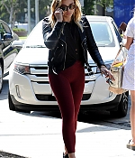 Chloe_Grace_Moretz_spotted_holding_hands_while_out_in_Beverly_Hills_-_June_30-2016_082.jpg