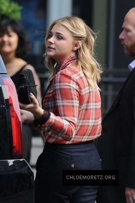 Chloe-Moretz-at-the-Launch-of-Coach-The-Fragrance-Michelson-Studio--03-662x993.jpg