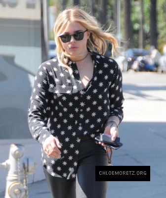 Chloe-Moretz-in-Leather--05-662x788.jpg