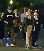 Chloe-Moretz-in-Shorts-at-Disneyland--16-662x679.jpg
