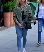 Chloe-Moretz-in-Skinny-Jeans--09-662x993.jpg