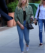 Chloe-Moretz-in-Skinny-Jeans--13-662x993.jpg