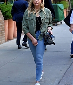 Chloe-Moretz-in-Skinny-Jeans--14-662x993.jpg