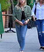 Chloe-Moretz-in-Skinny-Jeans--15-662x993.jpg