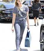 Chloe-Moretz-in-Tight-Jeans--01-662x1015.jpg