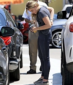 Chloe-Moretz-in-Tight-Jeans--07-662x926.jpg
