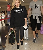 Chloe-Moretz-in-Tights-at-LAX-Airport--07-662x1103.jpg