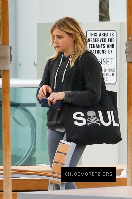 1460089754064_chloe_moretz_arriving_to_and_leaving_the_gym_23.jpg