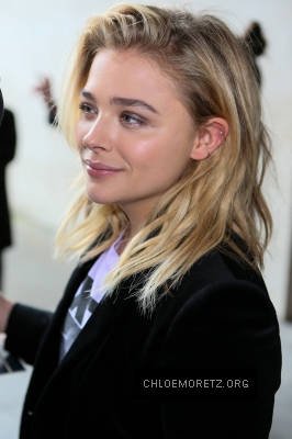 1461622594070_chloe_moretz_London_radio_interview_arrivals_120.jpg