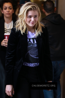 1461622665248_chloe_moretz_London_radio_interview_arrivals_126.jpg