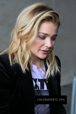 1461622688594_chloe_moretz_London_radio_interview_arrivals_128.jpg