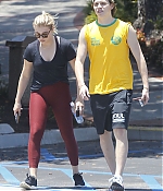 Chloe_Grace_Moretz_and_Brooklyn_Beckham_are_spotted_out_in_Los_Angeles_07.jpg