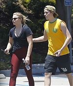 Chloe_Grace_Moretz_and_Brooklyn_Beckham_are_spotted_out_in_Los_Angeles_18.jpg