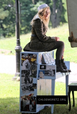 Chloe_Grace_Moretz_poses_during_a_photoshoot_in_New_York_City_s_Central_Park_-_July_28-2016_025.jpg
