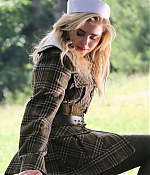 Chloe_Grace_Moretz_poses_during_a_photoshoot_in_New_York_City_s_Central_Park_-_July_28-2016_017.jpg