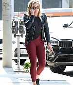 Chloe_Grace_Moretz_spotted_holding_hands_while_out_in_Beverly_Hills_-_June_30-2016_028.jpg