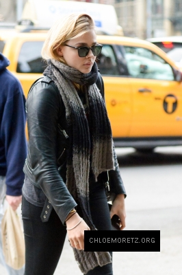 1459320876233_chloe_moretz_out_and_about_in_downtown_manhattan_1.jpg