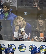 Chloe-Moretz--New-York-Islanders-vs-Tampa-Lightning--06-662x444.jpg