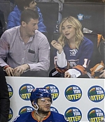 Chloe-Moretz--New-York-Islanders-vs-Tampa-Lightning--09-662x444.jpg