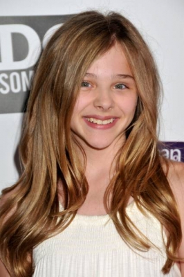 chloemoretzfancom009.JPG