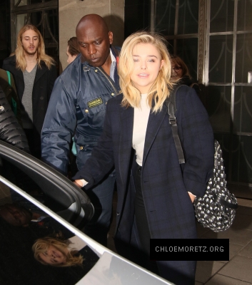 1461670008598_20160425_chloe_moretz_leaving_claridges_18.jpg