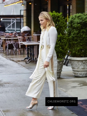 Chloe-Moretz--Leaving-her-Hotel-in-NYC--02-662x883.jpg