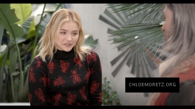 Chloe_Moretz_Schools_an_Alien_Expert_282329.jpg