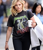Chloe-Moretz--Out-and-about-in-Manhattan--11-662x993.jpg