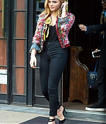 Chloe-Moretz-in-Black-Jeans-Leaving-her-hotel--04-662x995.jpg