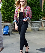 Chloe-Moretz-in-Black-Jeans-Leaving-her-hotel--12-662x995.jpg