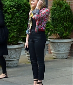 Chloe-Moretz-in-Black-Jeans-Leaving-her-hotel--14-662x995.jpg